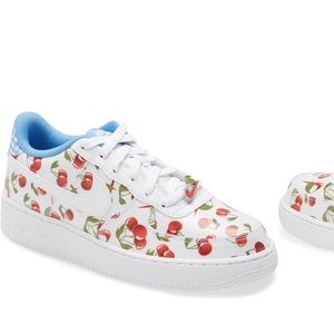 NWT RARE Nike Air Force 1 LV8 🍒